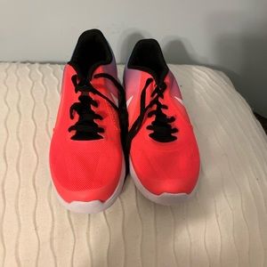 NWOT, Size 5.5Y Nike Gym shoes.
